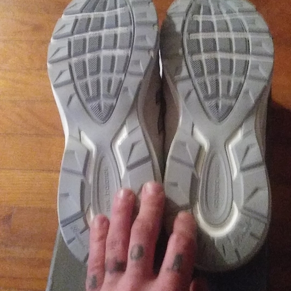 New Balance 990v5 -- Kawhi Leonard "White Gold" - Picture 3 of 4